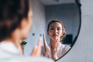 Can Azelaic Acid Be Mixed With Moisturizer?